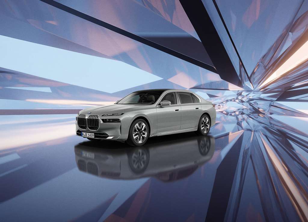 BMW 740i xDrive silver